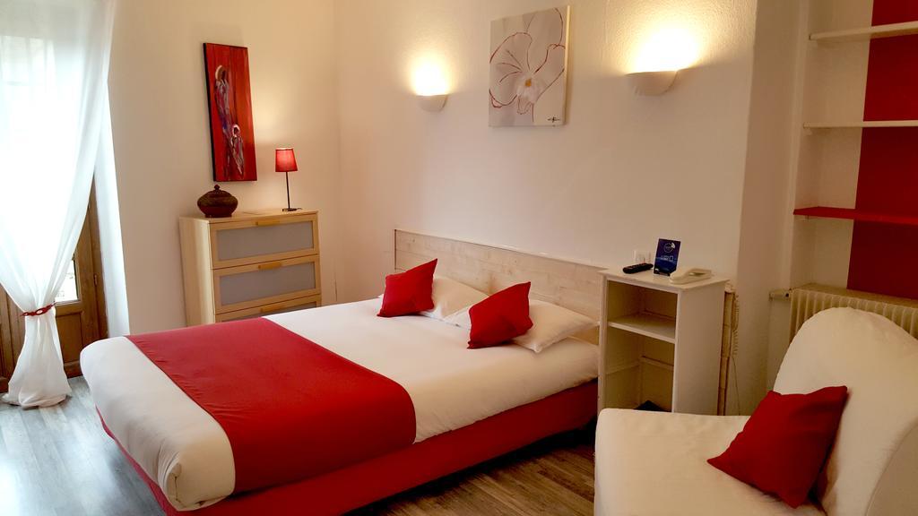 Hotel Du Chateau - Beynac Et Cazenac מראה חיצוני תמונה