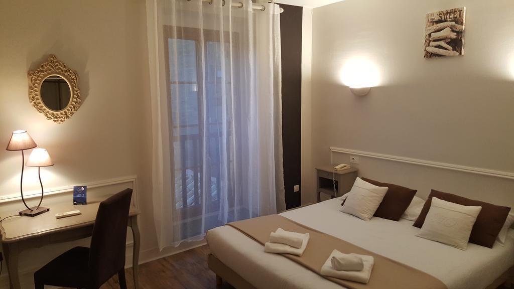 Hotel Du Chateau - Beynac Et Cazenac מראה חיצוני תמונה
